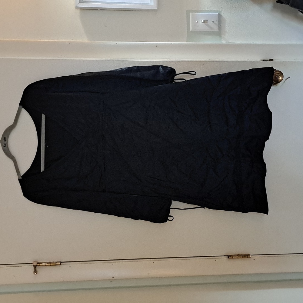 Black silk dress with sweet details in perfect condition